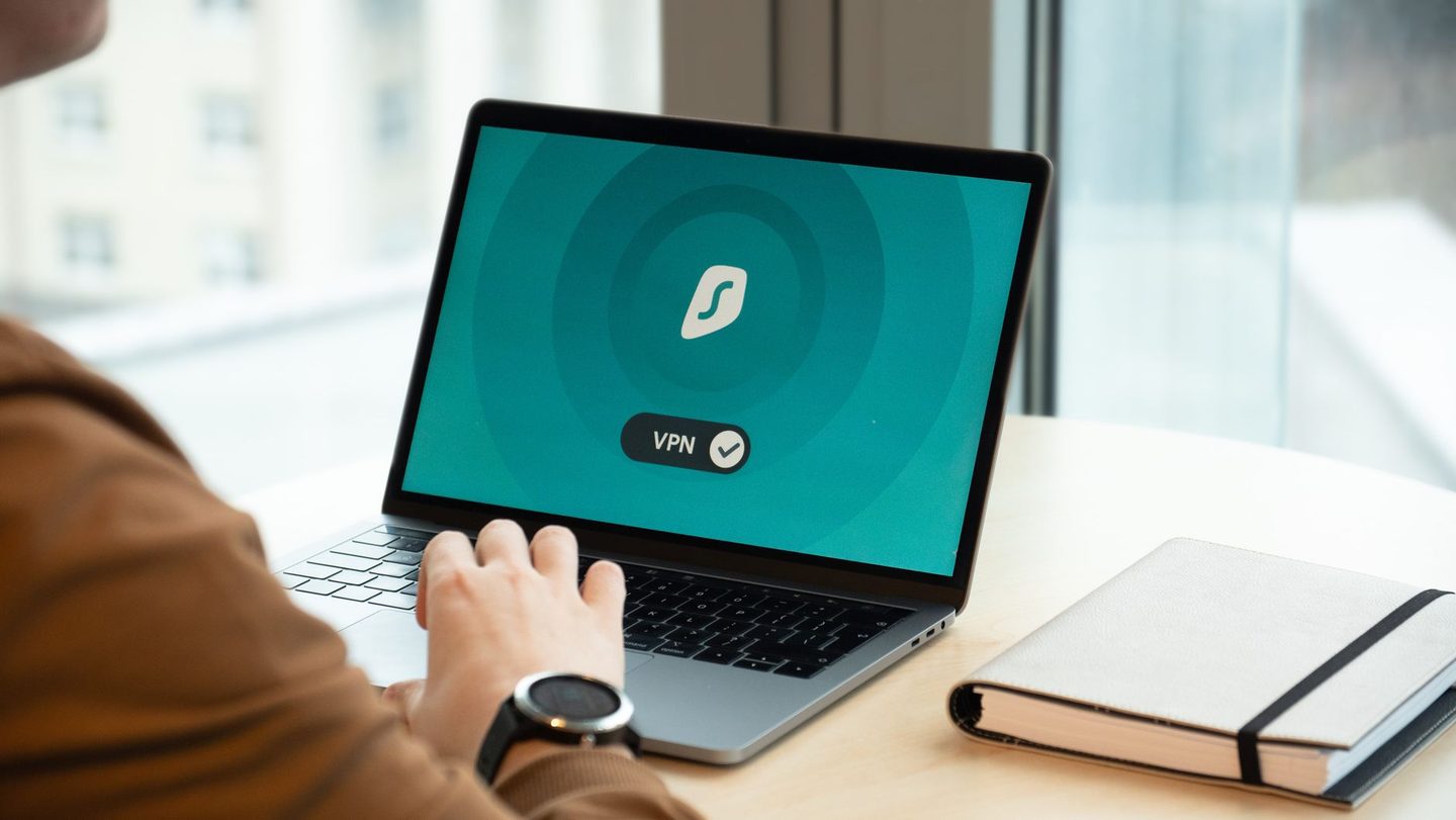 AetherPulse VPN 客户端下载与主界面展示